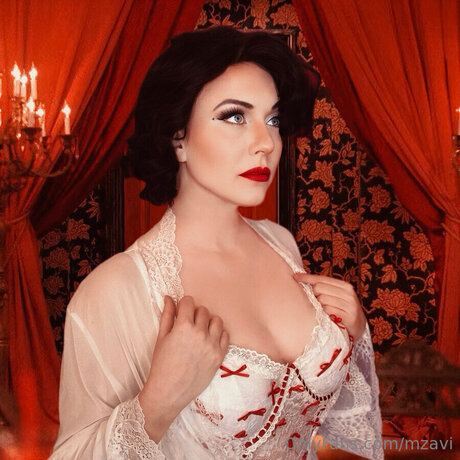 Foto desnuda filtrada de OnlyFans de Mzavi