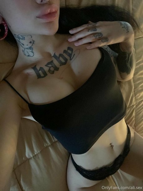 Foto desnuda filtrada de OnlyFans de Alice X
