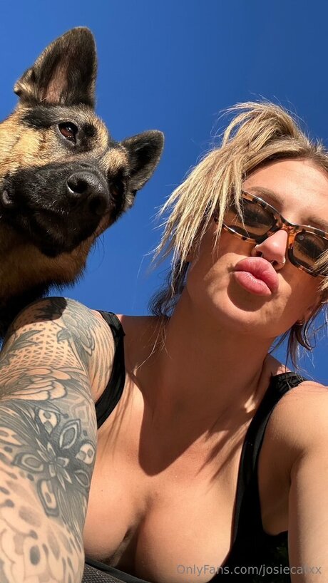 Foto desnuda filtrada de OnlyFans de Josiecatxx