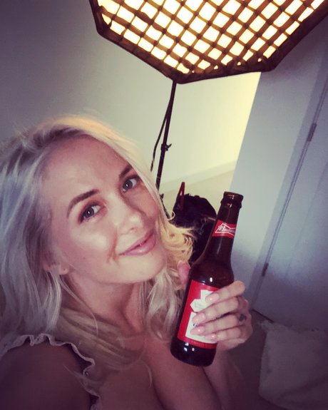 Foto desnuda filtrada de OnlyFans de Elizzabeth James