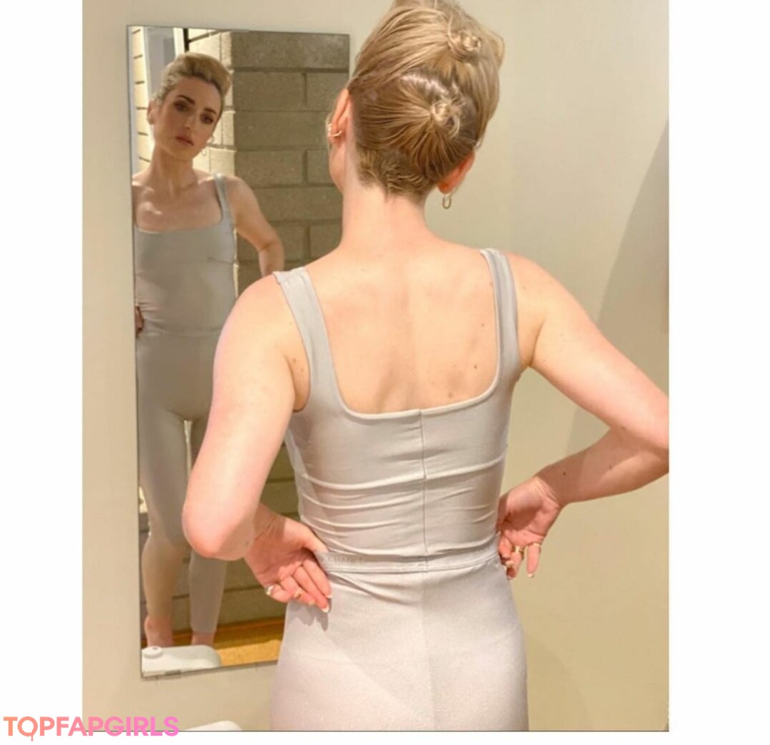 Foto desnuda filtrada de OnlyFans de Zoe Lister Jones #12