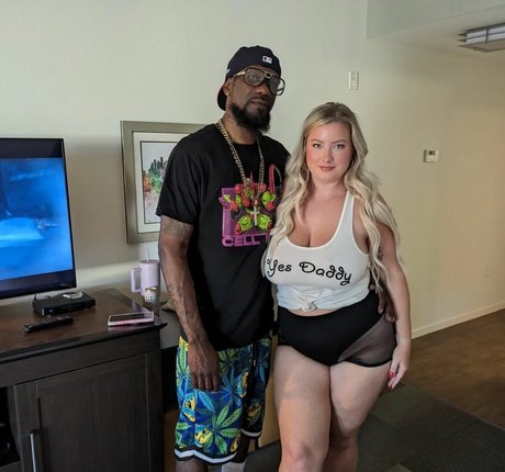 Pawgdownthestreet121