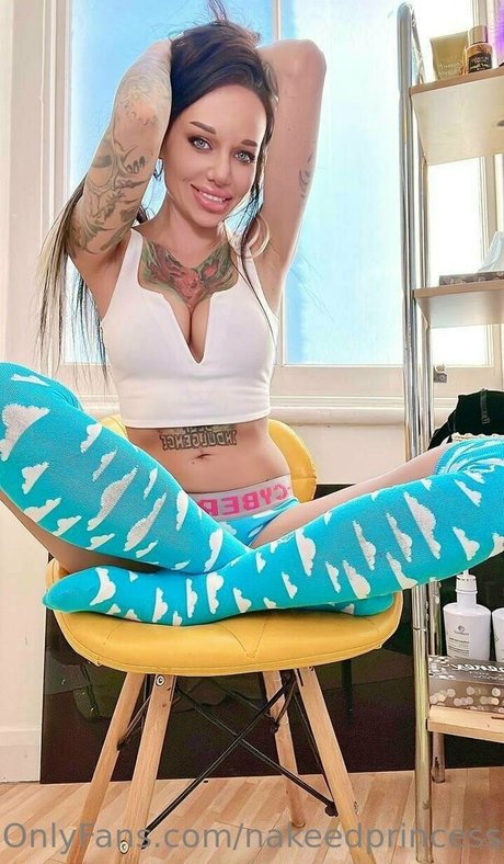 Nakeedprincesss