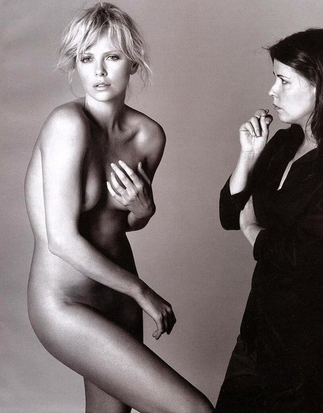 Foto desnuda filtrada de OnlyFans de Charlize Theron
