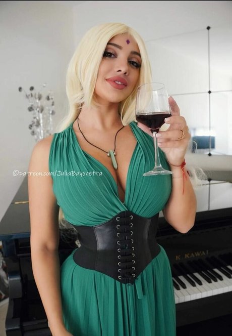Julia Bayonetta