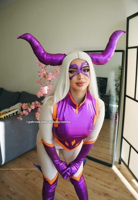 Julia Bayonetta