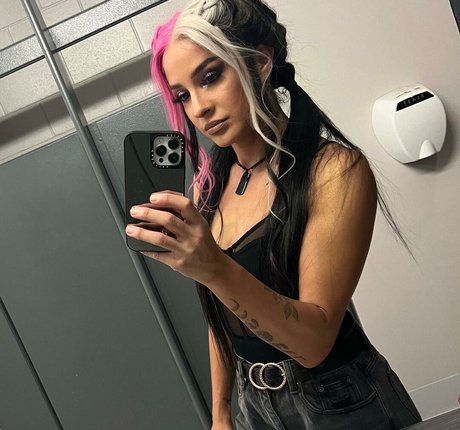 Dakota Kai