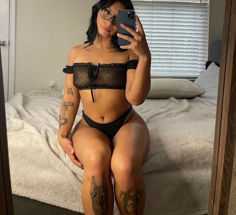 Foto desnuda filtrada de OnlyFans de Throatzilla