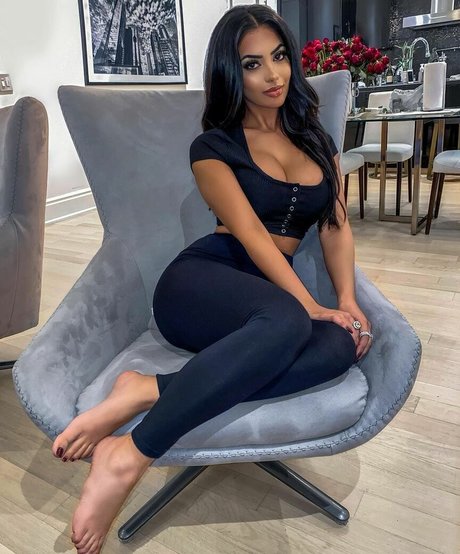 Aneeqa Farid