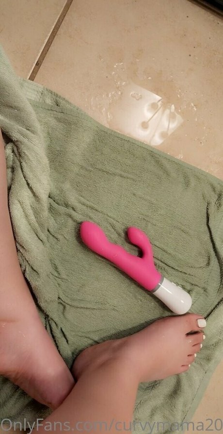 Foto desnuda filtrada de OnlyFans de Curvymama2021