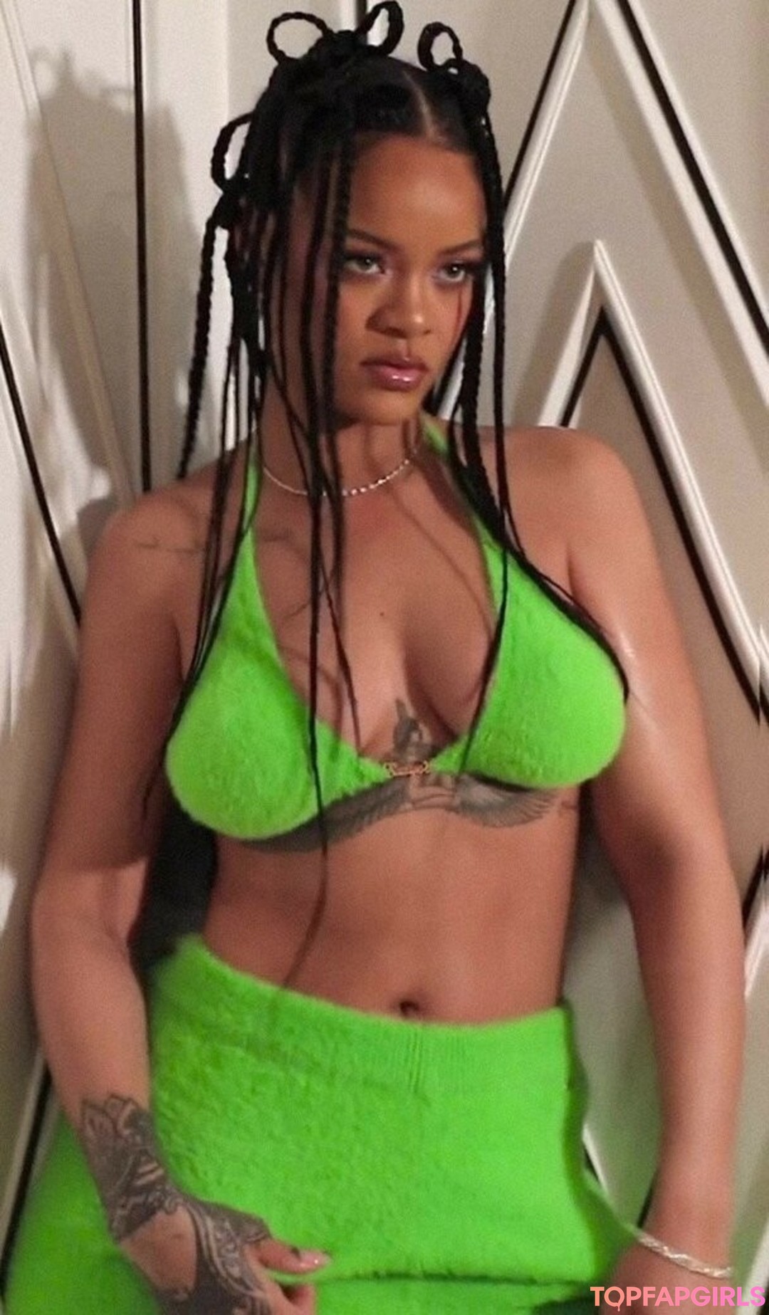 Foto desnuda filtrada de OnlyFans de Rihanna #1085