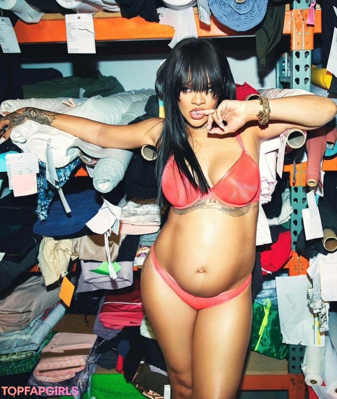 Foto desnuda filtrada de OnlyFans de Rihanna #1118