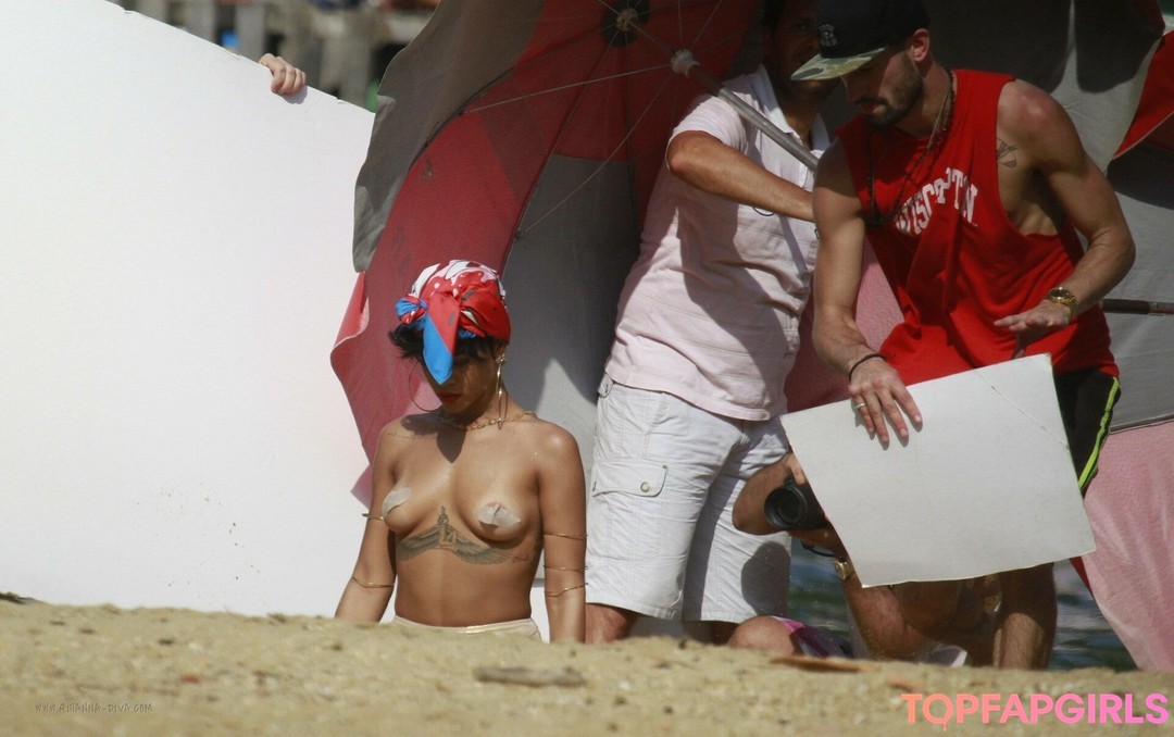 Foto desnuda filtrada de OnlyFans de Rihanna #1250