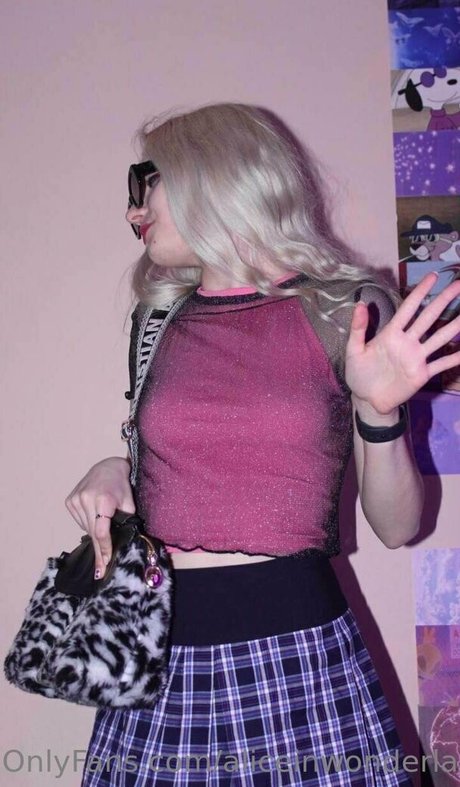 Aliceinwonderland_xo