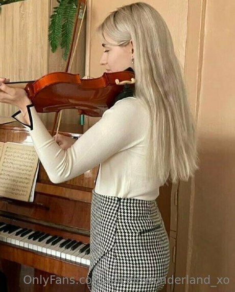 Aliceinwonderland_xo