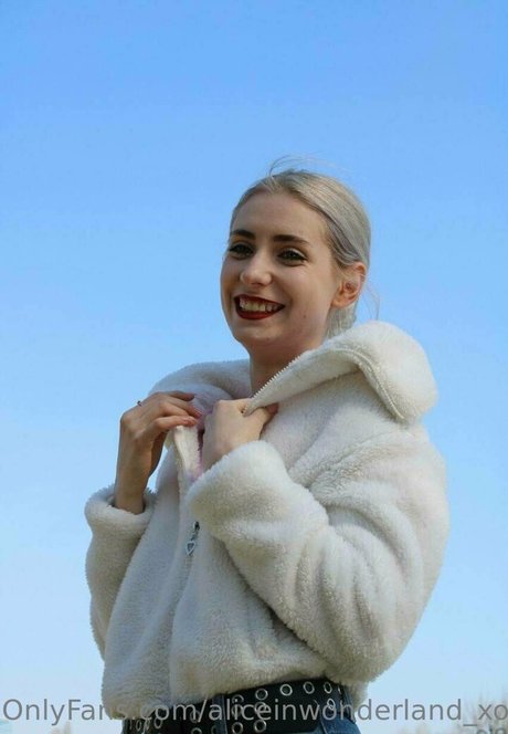 Aliceinwonderland_xo