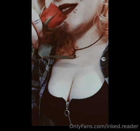 Foto desnuda filtrada de OnlyFans de Inkedreader