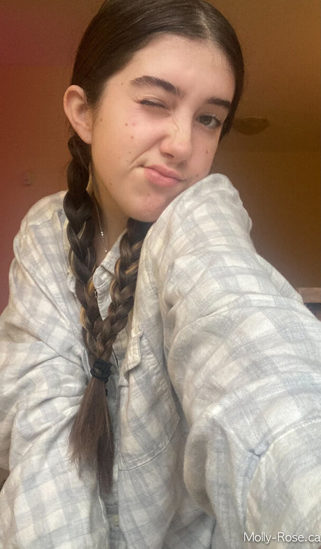 Itsmollyyyrose_again