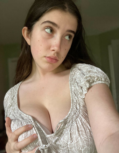 Itsmollyyyrose_again