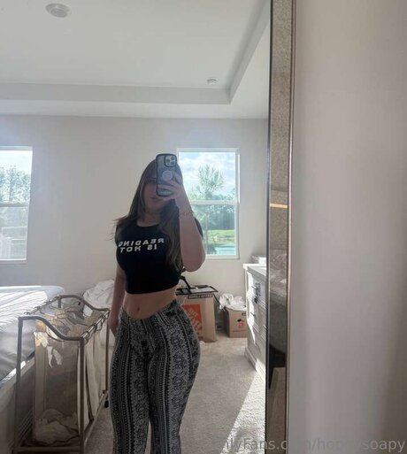 Foto desnuda filtrada de OnlyFans de Hopeysoapy