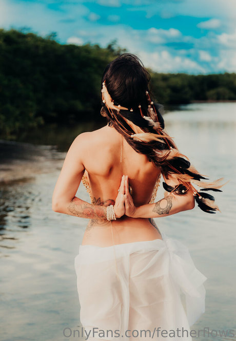 Foto desnuda filtrada de OnlyFans de Featherflows