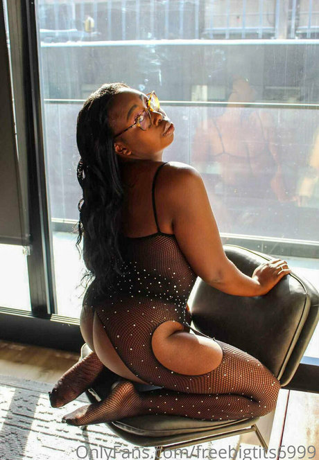 Freebigtits6999
