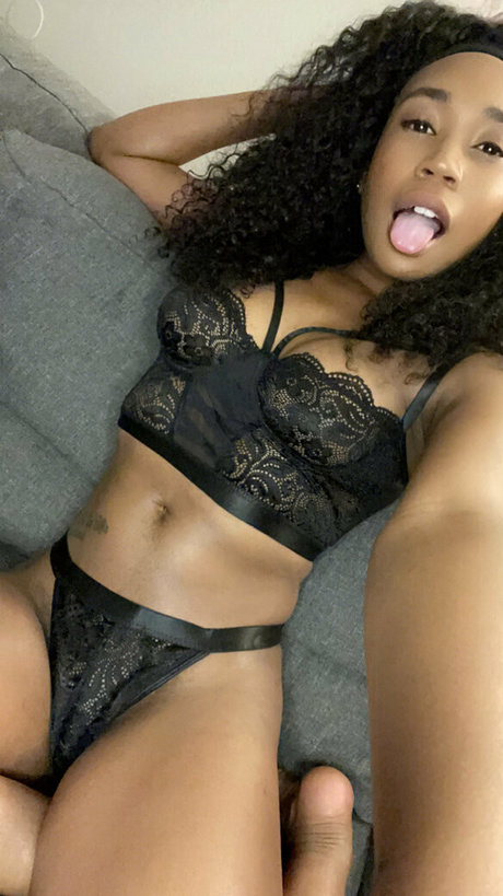 Foto desnuda filtrada de OnlyFans de Aprilraeee