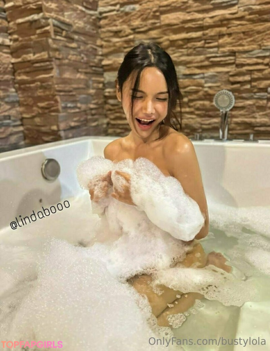 Foto desnuda filtrada de OnlyFans de Bustylola #1178