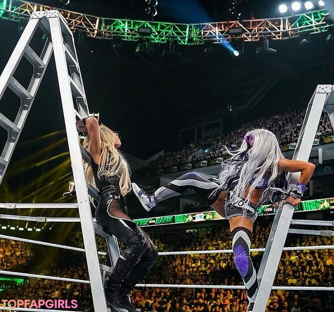 Foto desnuda filtrada de OnlyFans de Trish Stratus #1104