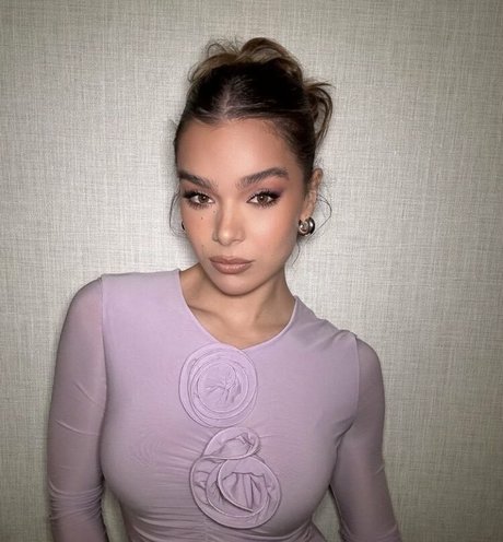 Hailee Steinfeld