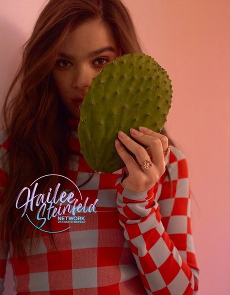 Hailee Steinfeld