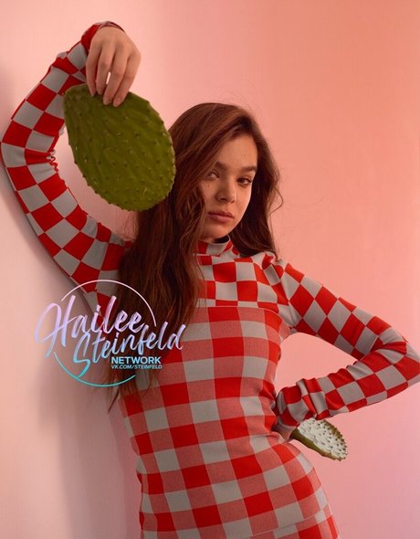 Hailee Steinfeld
