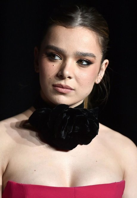 Hailee Steinfeld