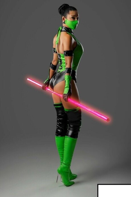 Mortal Kombat Erotic Cosplay