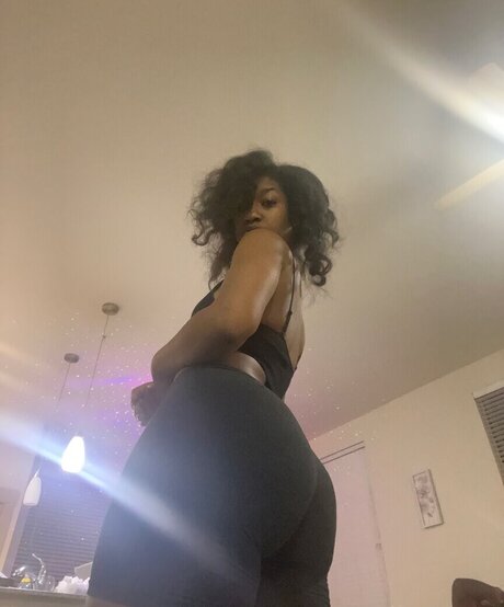 Foto desnuda filtrada de OnlyFans de Thefricanbeauty