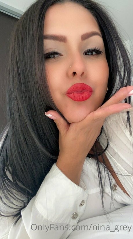 Nina_grey