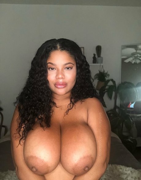 Foto desnuda filtrada de OnlyFans de Thebigtitwitch