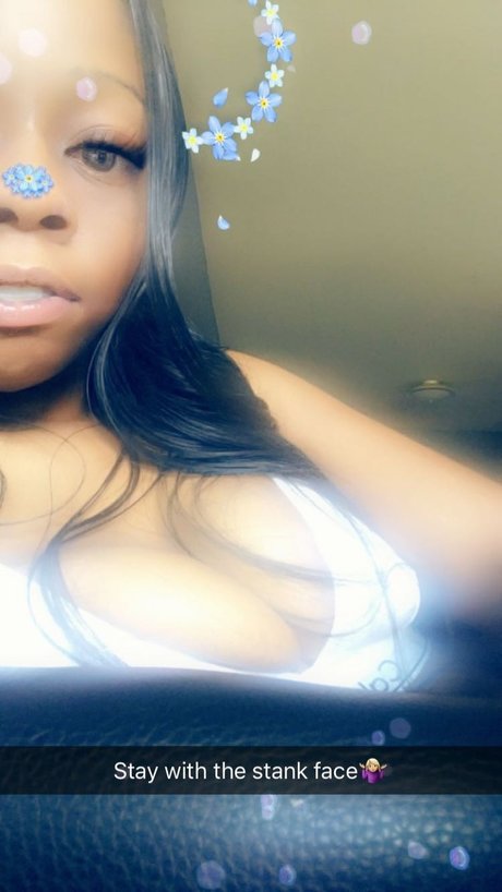 Foto desnuda filtrada de OnlyFans de Flowerbomb93