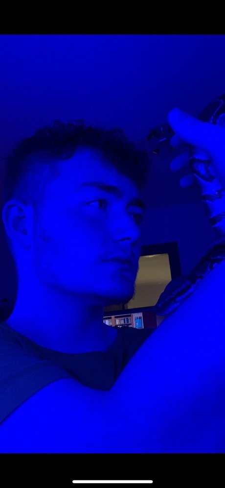 Foto desnuda filtrada de OnlyFans de Maximilian