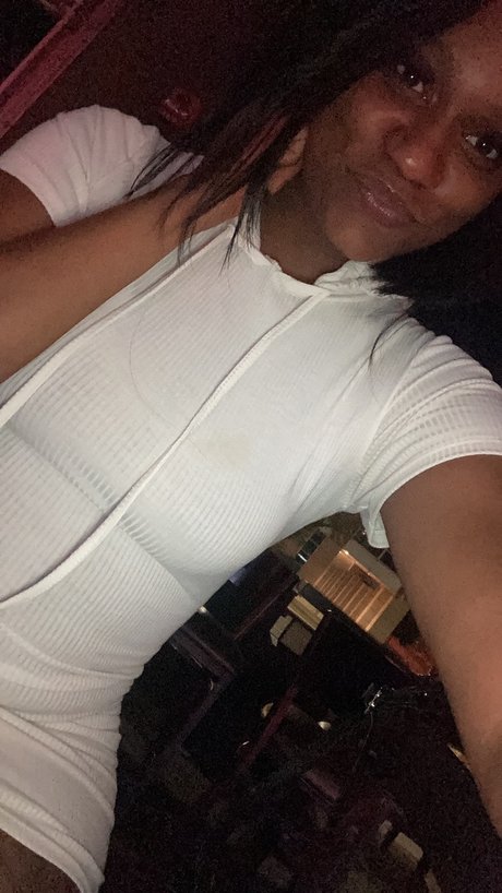 Foto desnuda filtrada de OnlyFans de Mila Lowe