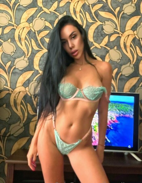Foto desnuda filtrada de OnlyFans de Alinaboobs