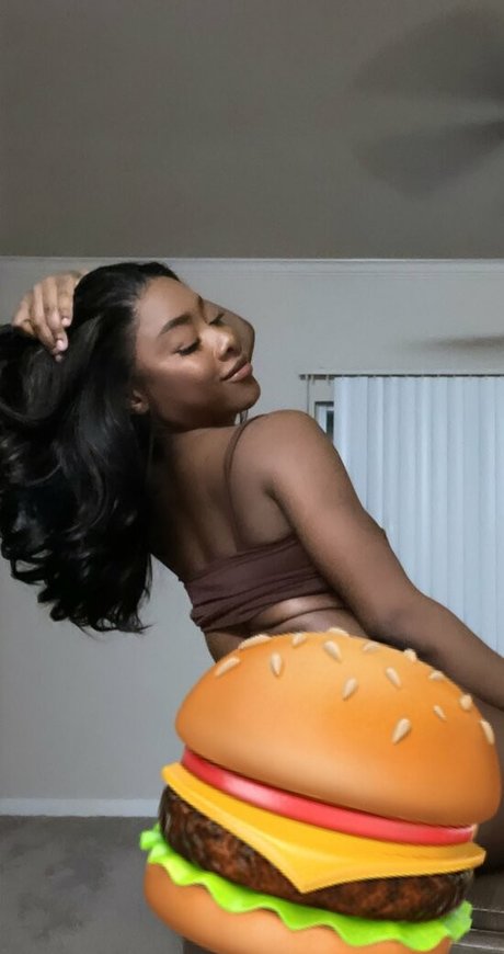 Foto desnuda filtrada de OnlyFans de Leah Sampson
