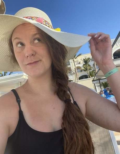 Foto desnuda filtrada de OnlyFans de Ashleigh Burton