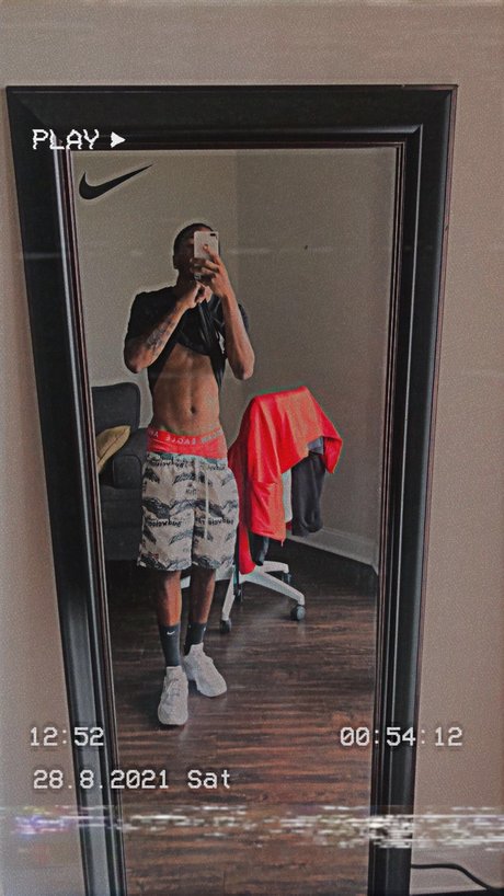 Foto desnuda filtrada de OnlyFans de Sexypapiv