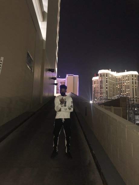 Foto desnuda filtrada de OnlyFans de Reckless