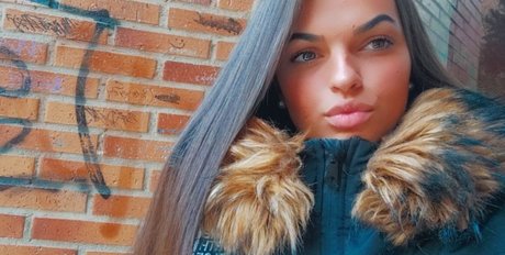 R A X E T  Q U E E N