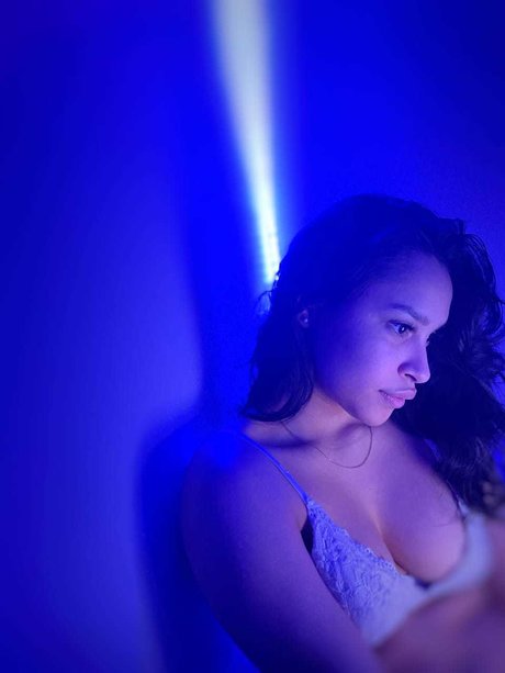 Foto desnuda filtrada de OnlyFans de Manu 