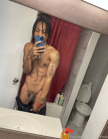 Foto desnuda filtrada de OnlyFans de Reqthfreak