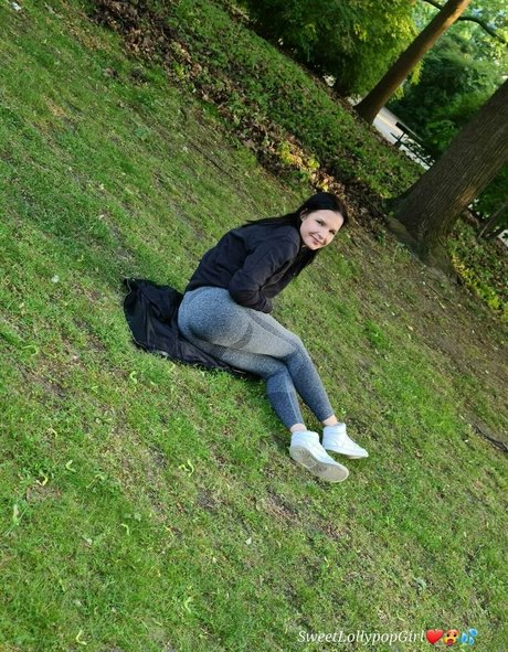 Sweet_lollypopgirl