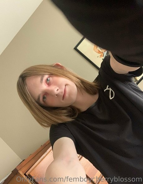 Foto desnuda filtrada de OnlyFans de Femboycherryblossom